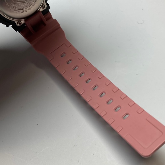 Casio Gshock, GMA-S140, gray bezel, dusty pink strap and accents working battery main image 11